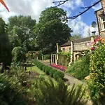 The Priory بيت ضيافة 4*