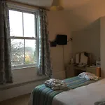 The Priory بيت ضيافة