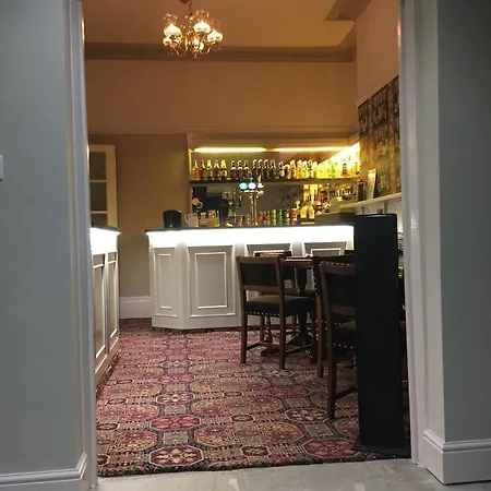 בית הארחה The Priory 4*