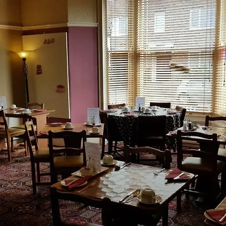 Pensjonat The Priory 4*